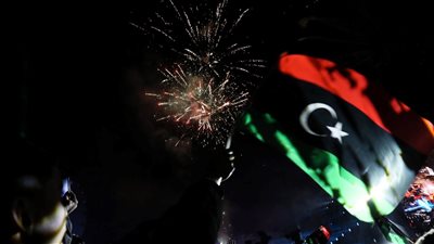 Comment qualifie-t-on les événements de février en Libye ?