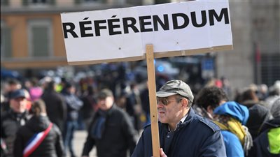 Retraites … en arrière toute ou osons le référendum !