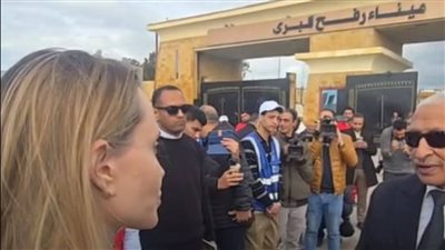 Angelina Jolie en visite au poste-frontière de Rafah pour évaluer l’aide humanitaire destinée à Gaza